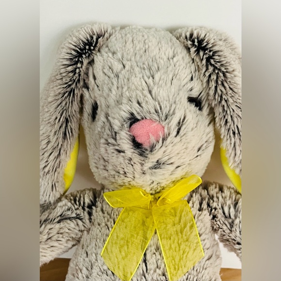 DAN DEE SUPER PLUSH BUNNY—JUST BEAUTIFUL AND PERFECT CONDITION—GREAT GIFT 🐰 - Picture 2 of 8